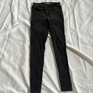 Black Levi’s Skinny Jeans